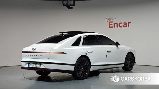 Hyundai Grandeur (GN7) 2022 Белый из Кореи