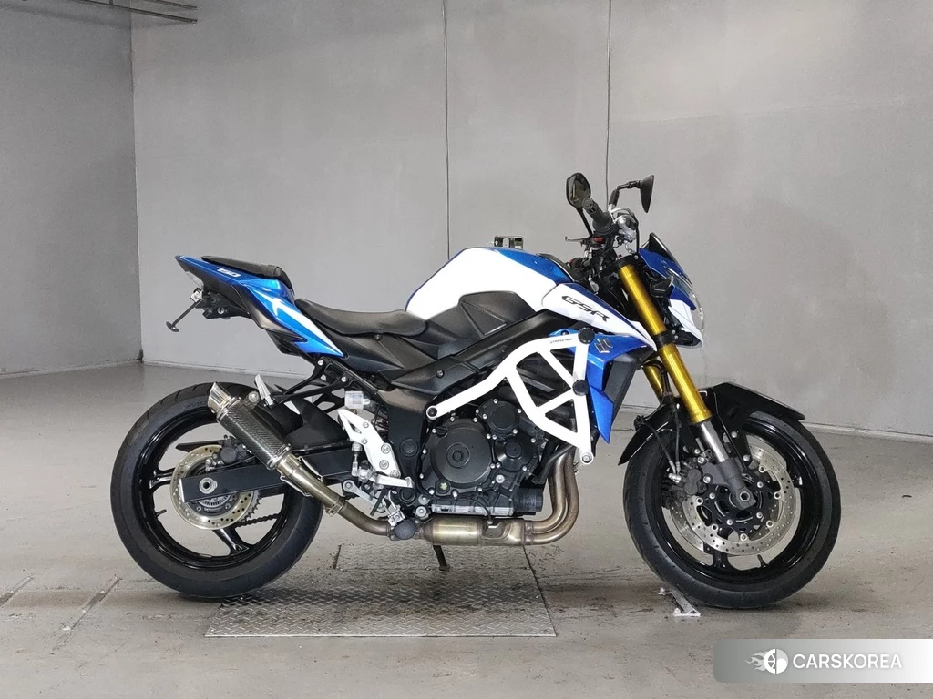 Проданный Suzuki GSR750 2016 из Японии, фото 2