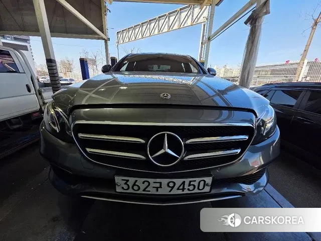 Mercedes-Benz E-Class W213 2020 Серый из Кореи