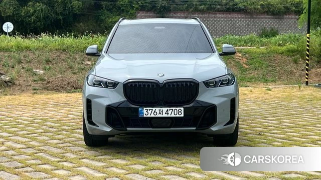 BMW X5 (G05) 2026 Светло-серебряный цвет из Кореи