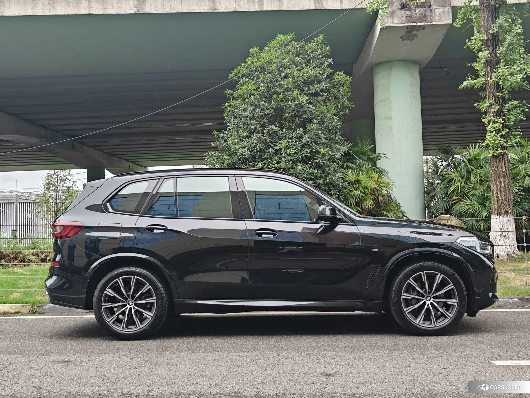 BMW X5 (imported) 2021 Черный из Китая