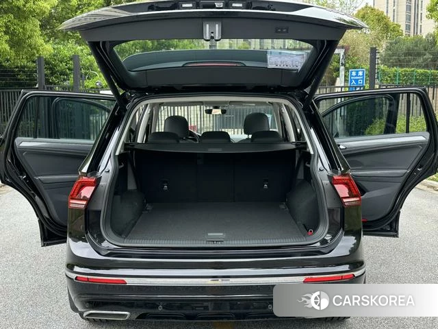 Volkswagen Tiguan L 2021 Черный из Китая