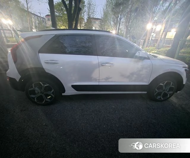 Kia Di Ol Nu Niro 2025 Белый из Кореи