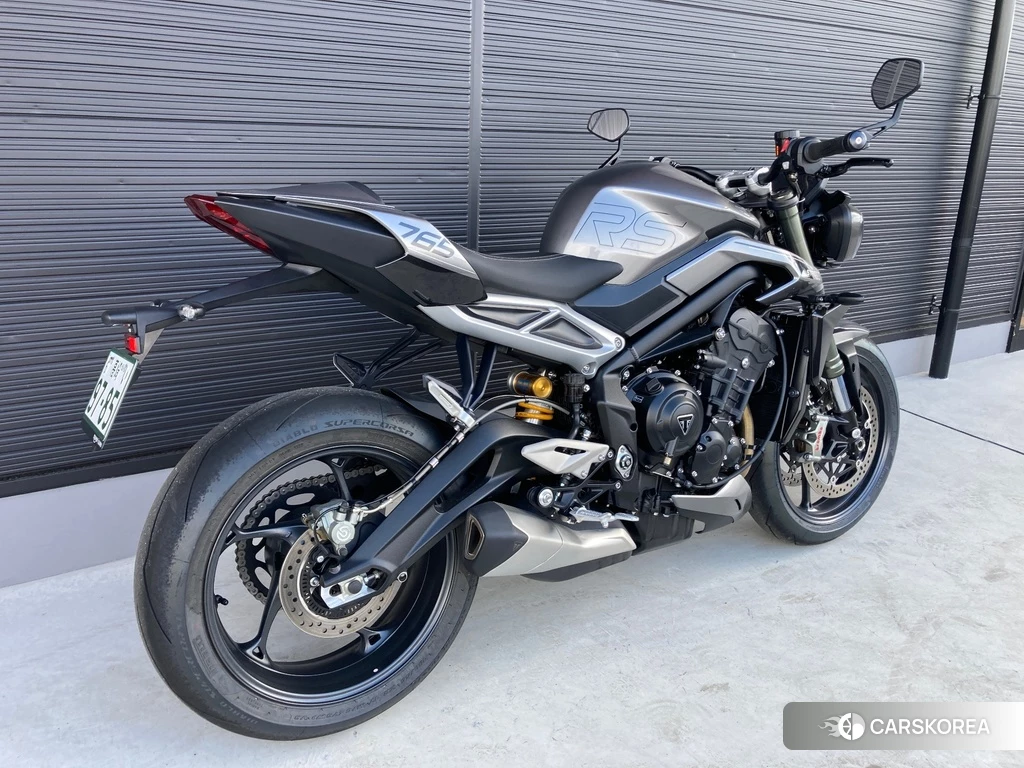 Проданный Triumph STREET TRIPLE 765 RS 2023 из Японии