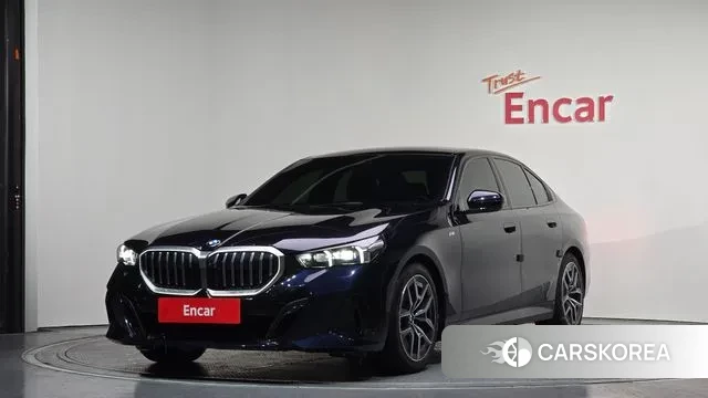 BMW 5 Series (G60) 2024 Черный из Кореи