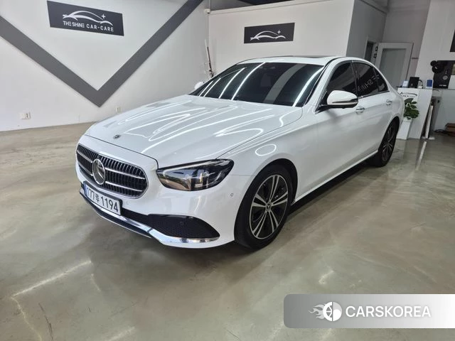 Mercedes-Benz E-Class W213 2022 Белый из Кореи