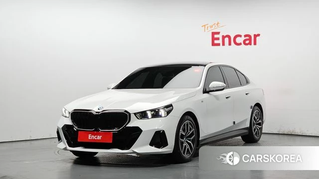 BMW 5 Series (G60) 2025 Белый из Кореи