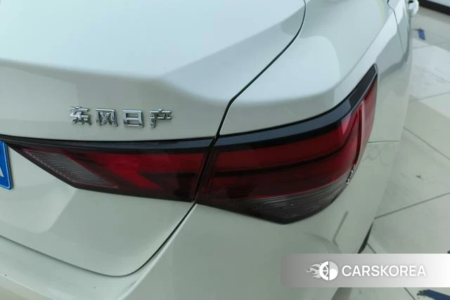Nissan Xuan Yi 2022 Белый из Китая