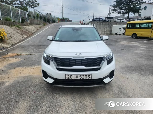 Kia Seltos 2021 Белый из Кореи
