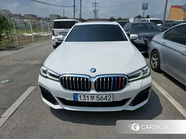 BMW 5 Series (G30) 2022 Белый из Кореи