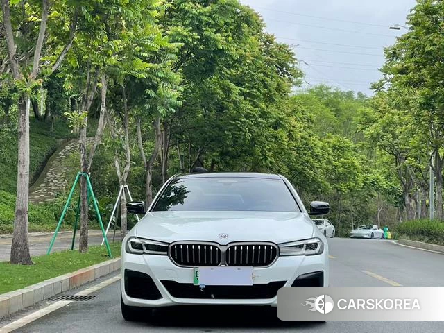 BMW 5 series PHEV 2022 Белый из Китая
