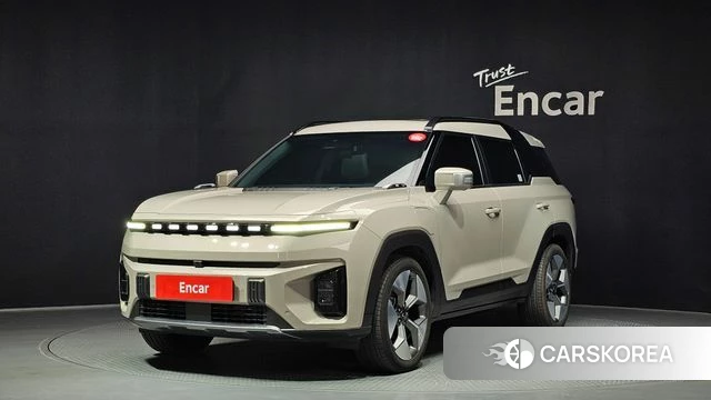 Ssangyong Torres EVX 2024 Жемчужный цвет из Кореи