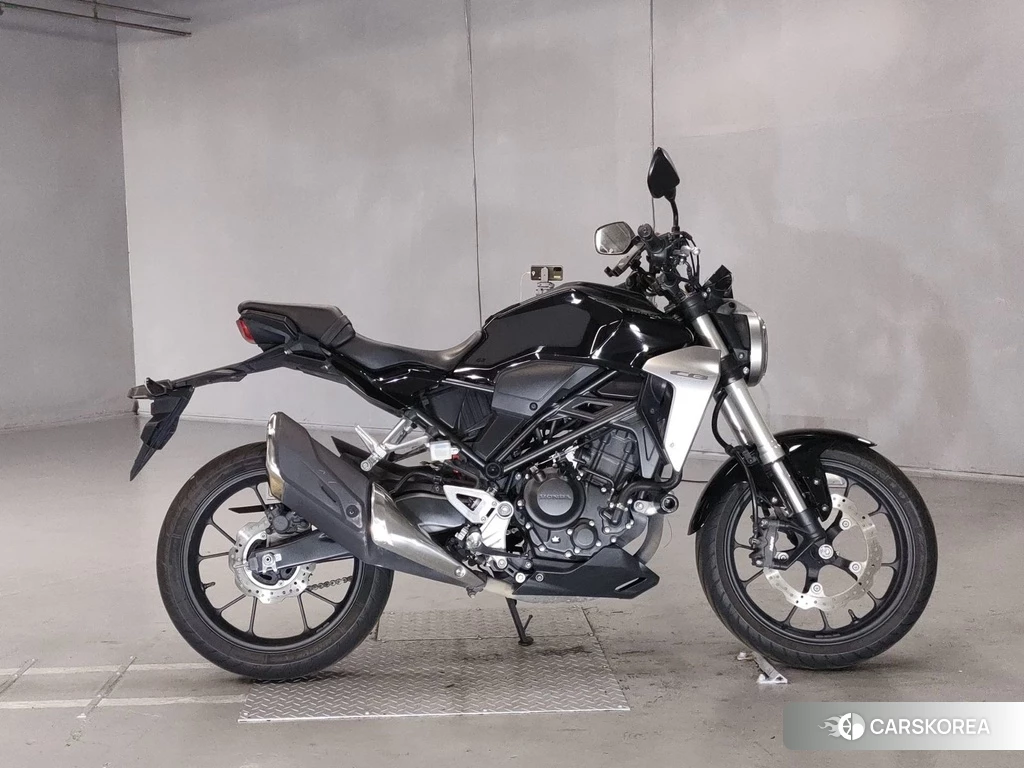 Проданный Honda CB250R 2018 из Японии, фото 2