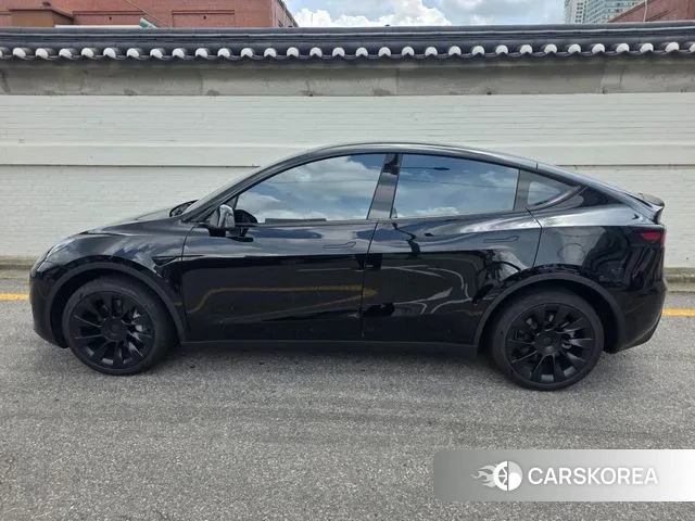 Tesla Model Y 2024 Черный из Кореи