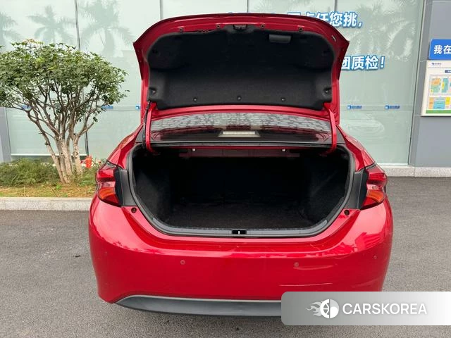 Toyota Lei Ling 2018 Красный из Китая