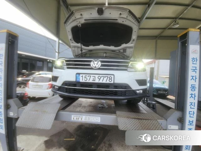 Volkswagen Tiguan second Generation 2020 Белый из Кореи