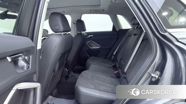 Audi Q3 2022 Темно-серый из Китая