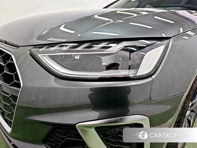 Audi A4L 2021 Темно-серый из Китая