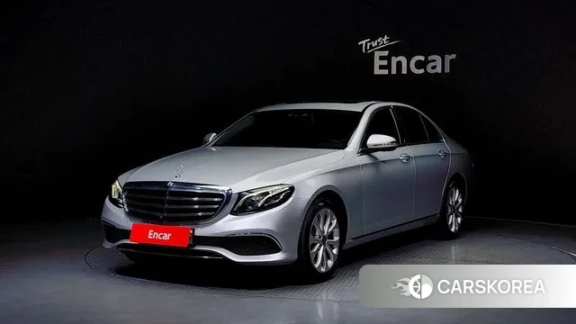 Mercedes-Benz E-Class W213 2018 Серебряный из Кореи