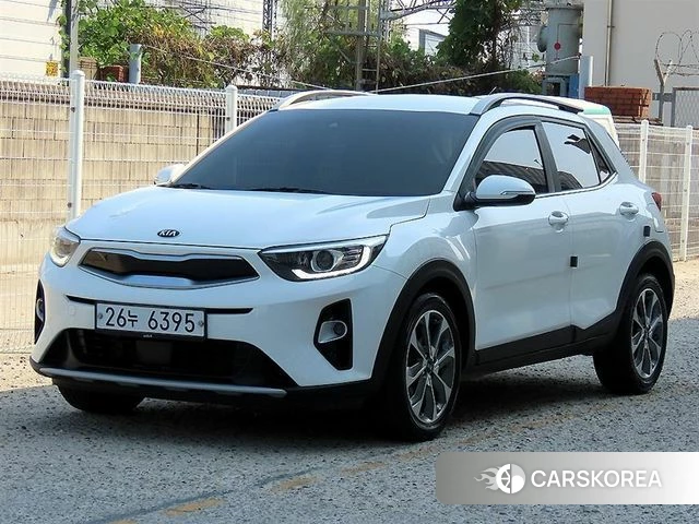 Kia Stonic 2019 Белый из Кореи