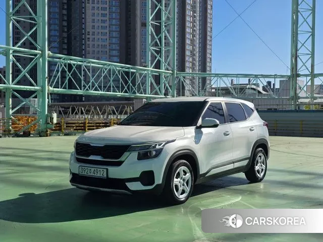 Kia Seltos 2022 Белый из Кореи