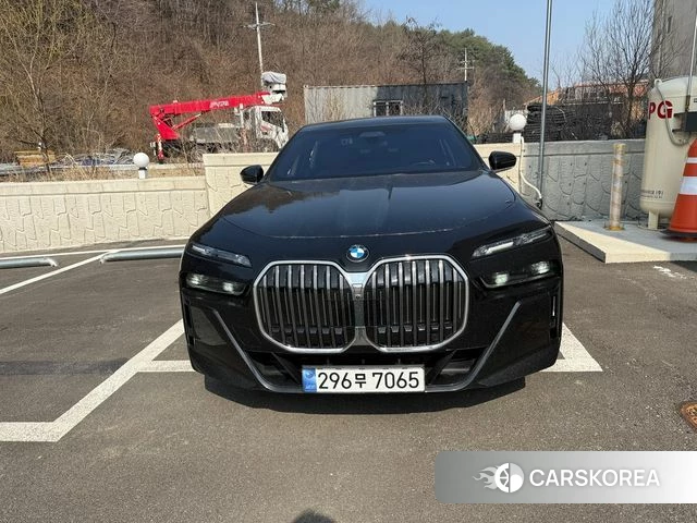 BMW 7 Series (G70) 2024 Черный из Кореи