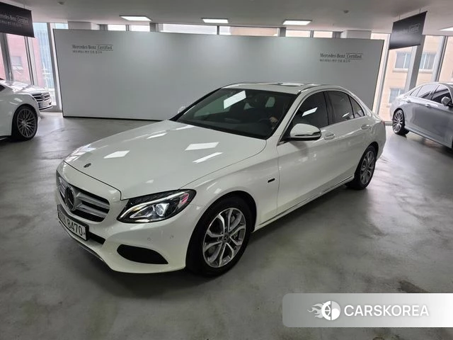 Mercedes-Benz C-Class W205 2018 Белый из Кореи