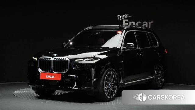 BMW X7 (G07) 2023 Черный из Кореи
