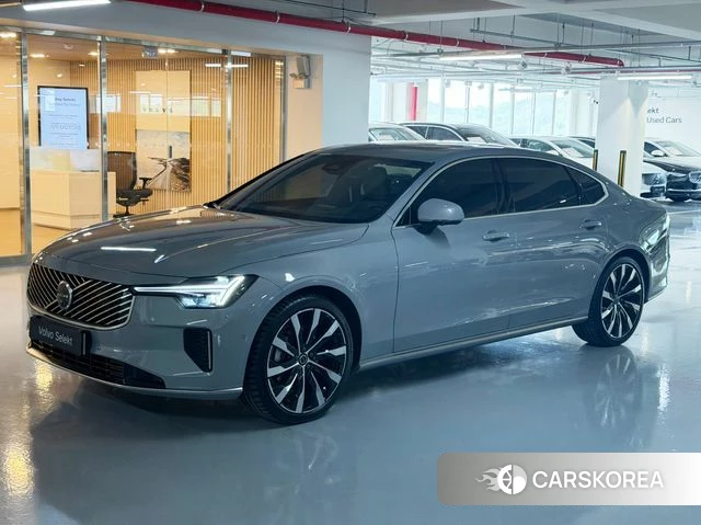 Volvo S90 2026 Серебристо-серый из Кореи
