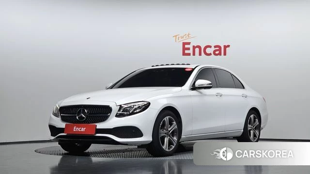 Mercedes-Benz E-Class W213 2018 Белый из Кореи