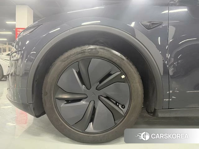 Tesla Model Y 2025 Черный из Китая