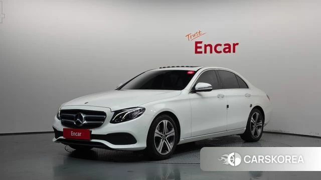 Mercedes-Benz E-Class W213 2018 Белый из Кореи