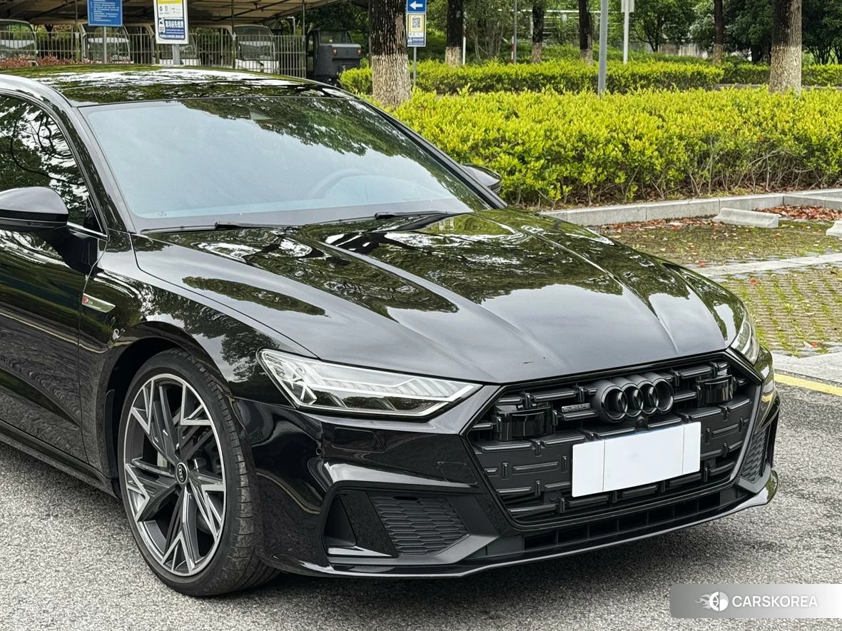 Audi A7L 2023 Черный из Китая