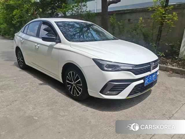 Roewe i5 2023 Белый из Китая