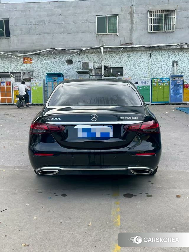Mercedes-Benz E-class 2022 Черный из Китая