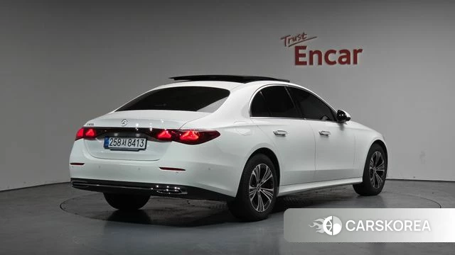 Mercedes-Benz E-Class W214 2025 Белый из Кореи