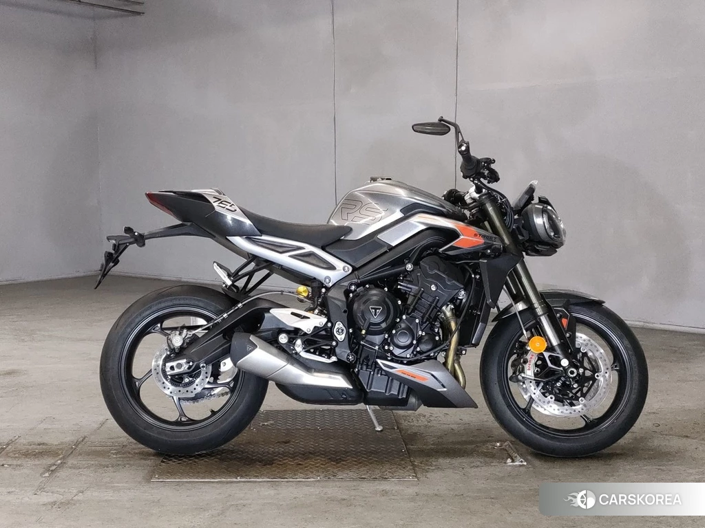 Проданный Triumph STREET TRIPLE 765 RS 2024 из Японии
