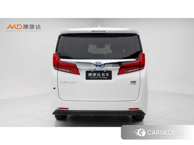 Toyota Elfa 2021 Белый из Китая