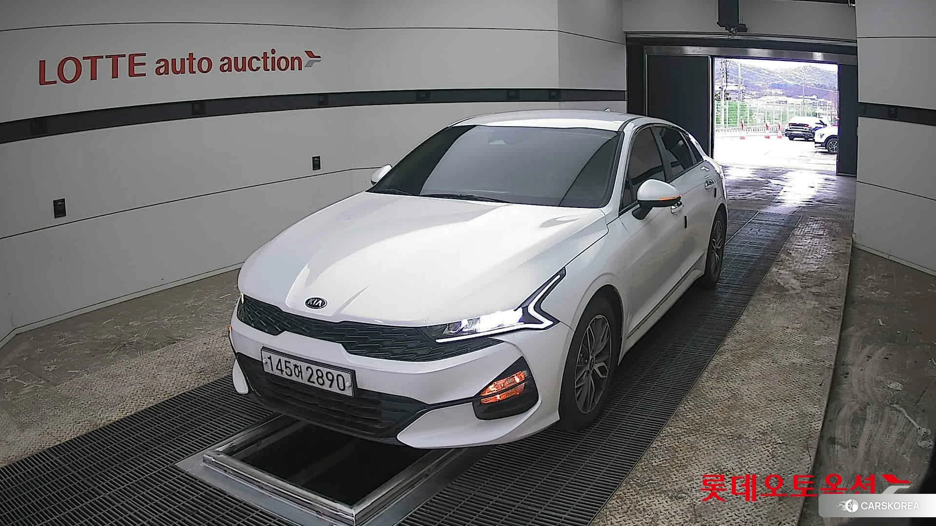 Kia K5 2020 Snow White Pearl (optional) из Кореи