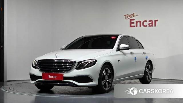 Mercedes-Benz E-Class W213 2019 Белый из Кореи