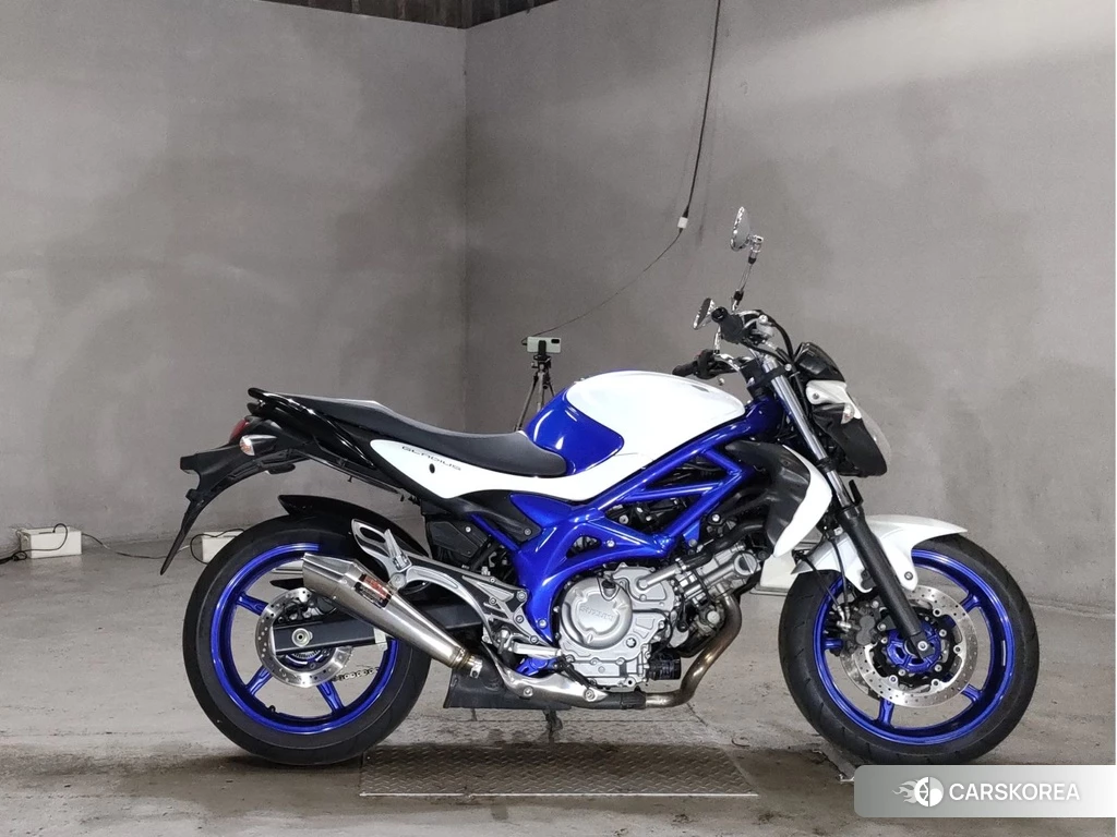 Проданный Suzuki GLADIUS 400 2012 из Японии