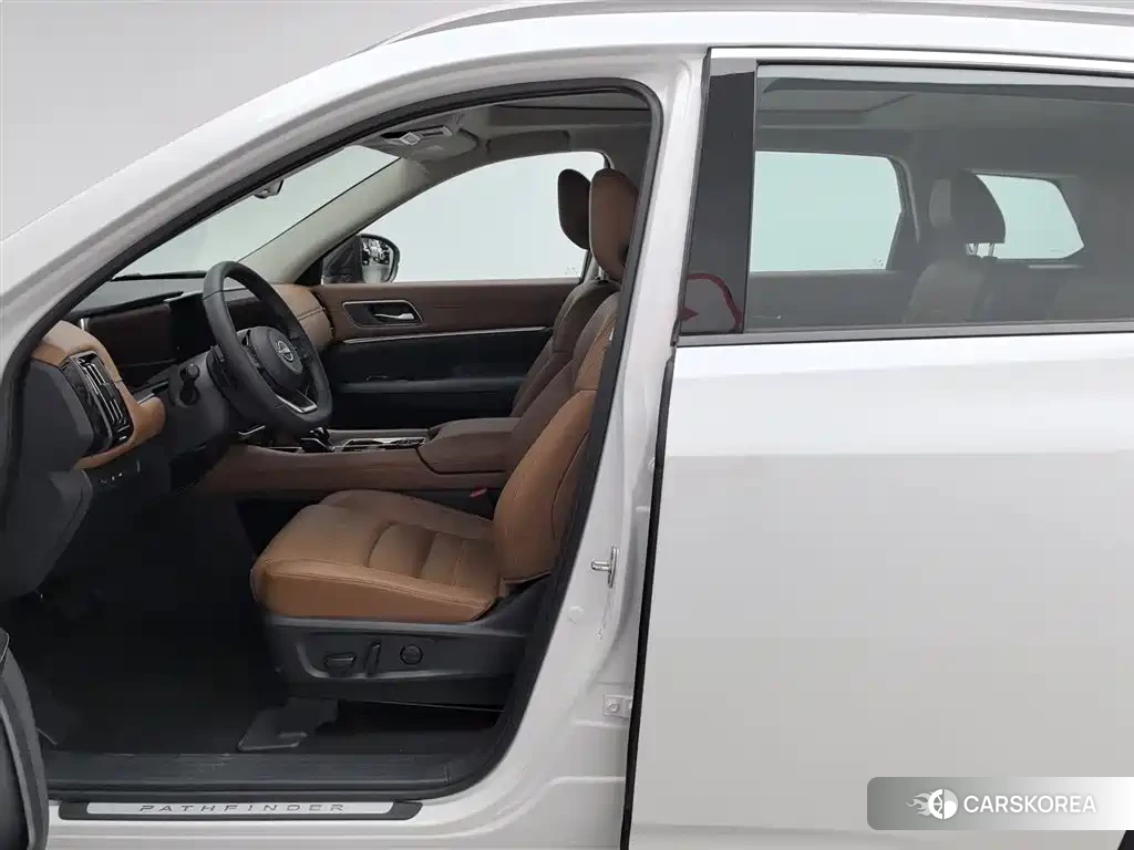 Nissan Pathfinder 2025 Белый из Китая