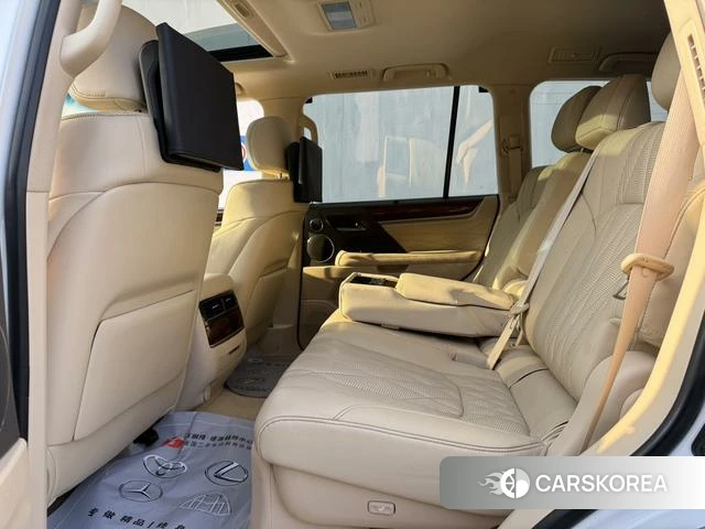 Lexus LX 2023 Белый из Китая