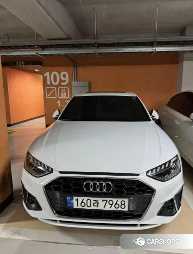 Audi A4 (B9) 2023 Белый из Кореи