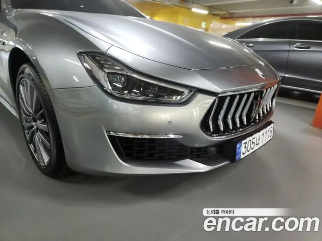 Maserati Ghibli 2022 Серебристо-серый из Кореи