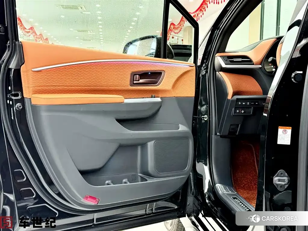 Toyota Granvia 2025 Черный из Китая