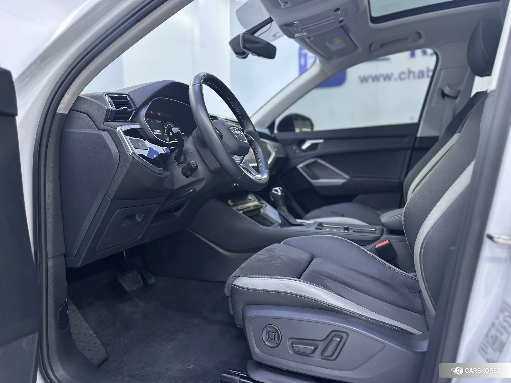 Audi Q3 2021 Белый из Китая