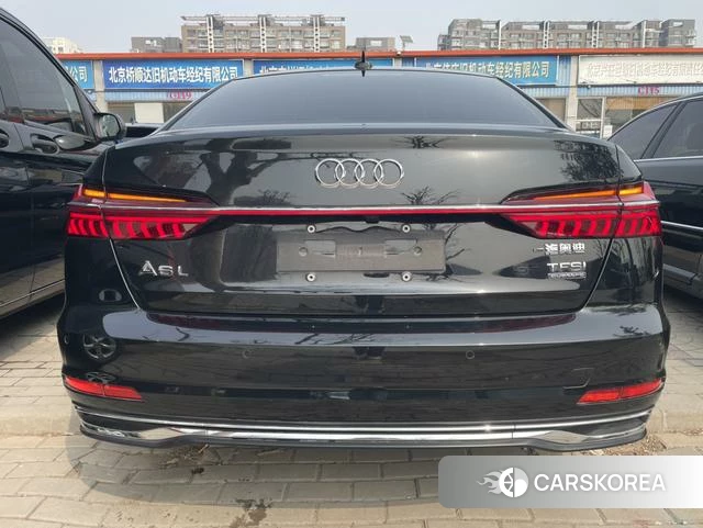 Audi A6L 2022 Черный из Китая