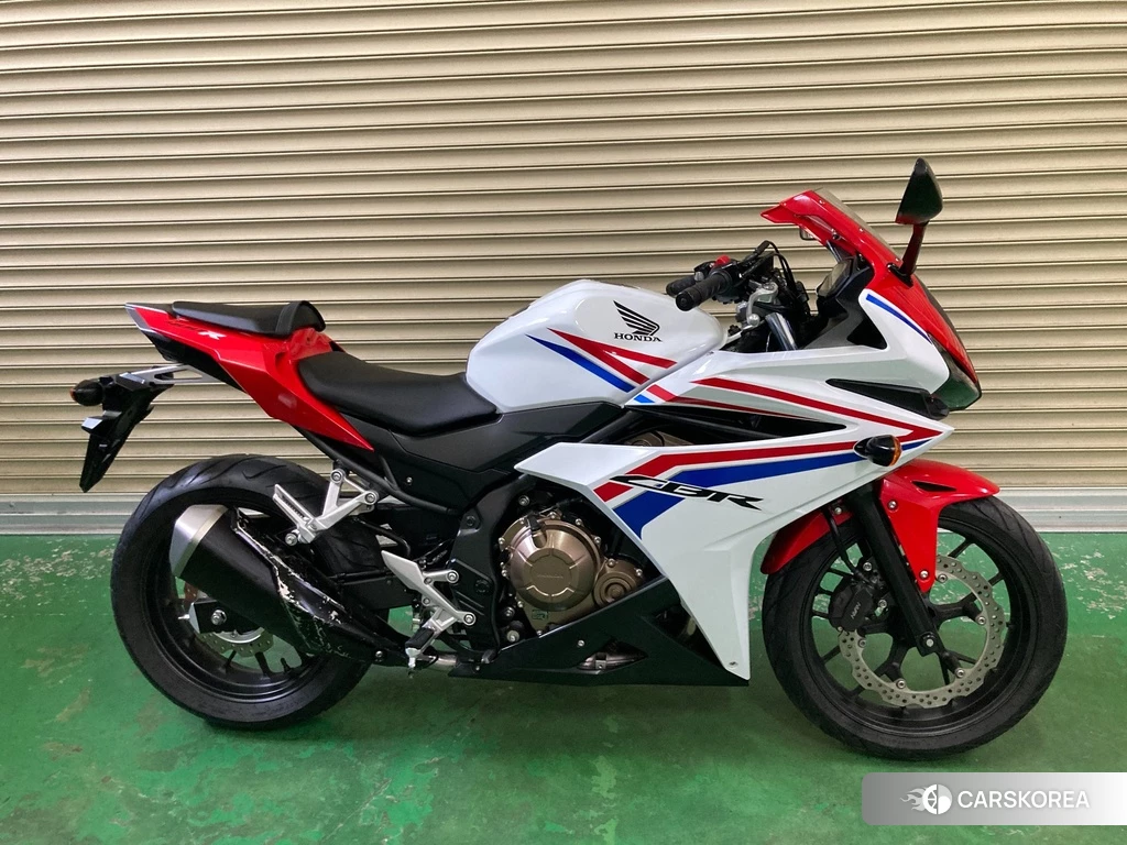 Проданный Honda CBR400R 2017 из Японии, фото 2