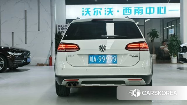 Volkswagen Golf (imported) 2019 Белый из Китая